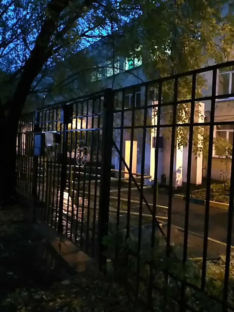 Школа № 2107, здание школы на Васнецова — фото 5