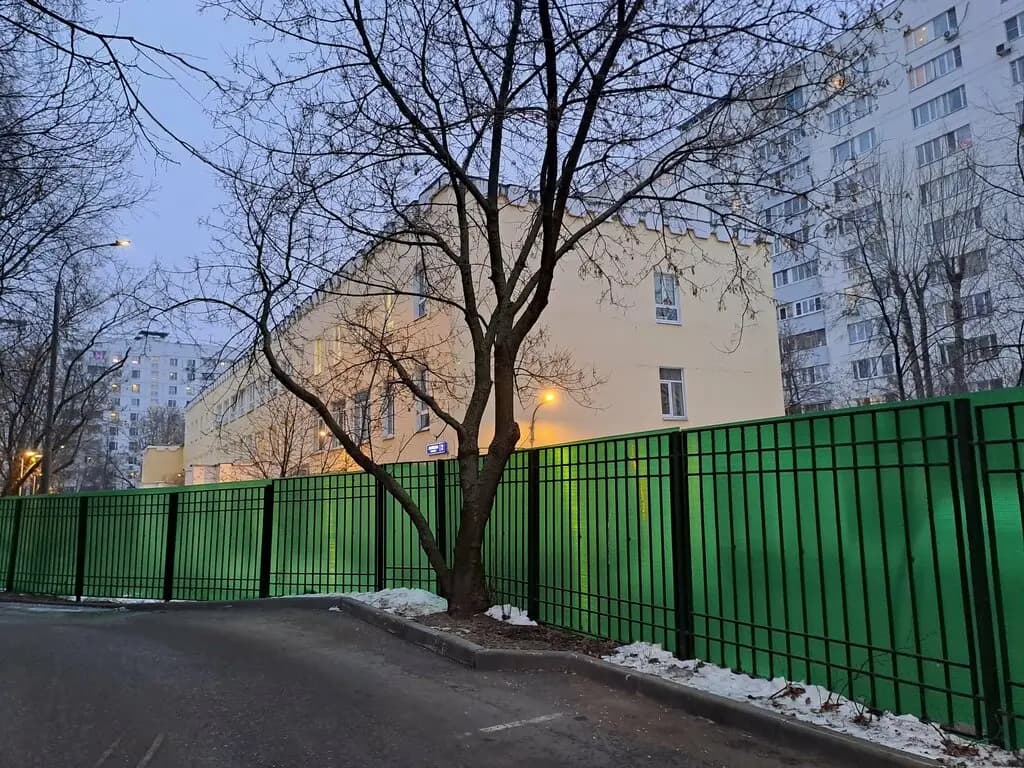 Школа № 2107, здание школы на Васнецова — фото 9